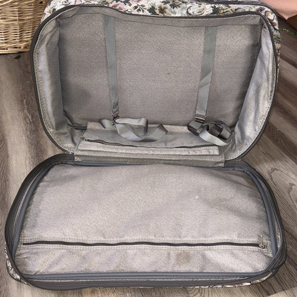 Floral Tapestry Suitcase - Picture 13 of 13